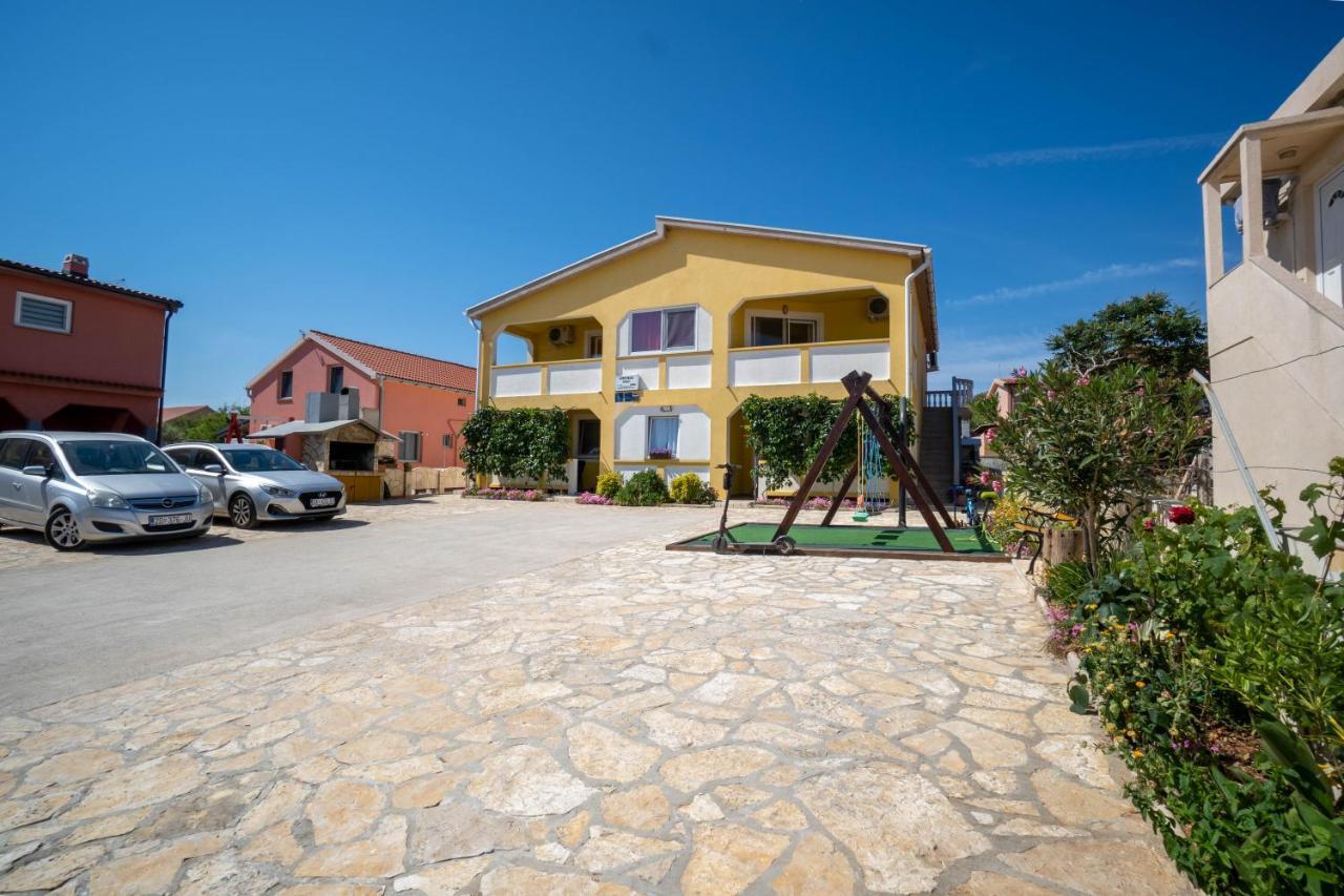 Apartments Pavic Вир Экстерьер фото