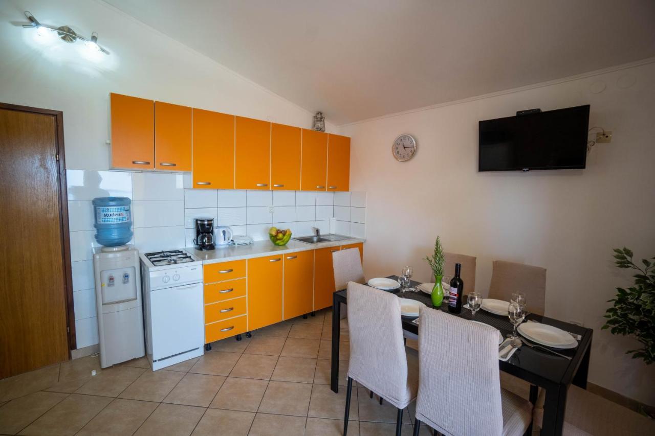 Apartments Pavic Вир Экстерьер фото